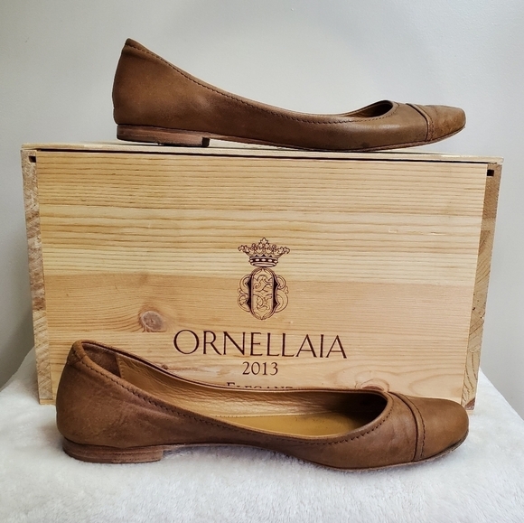 Roots Brown Leather Flats - Picture 2 of 16